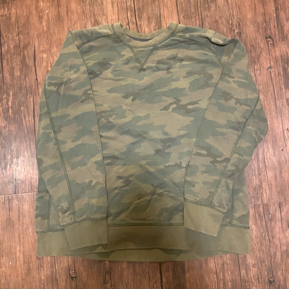 Mens Camo American Eagle crewneck. Tag says XXL but fits closer to XL